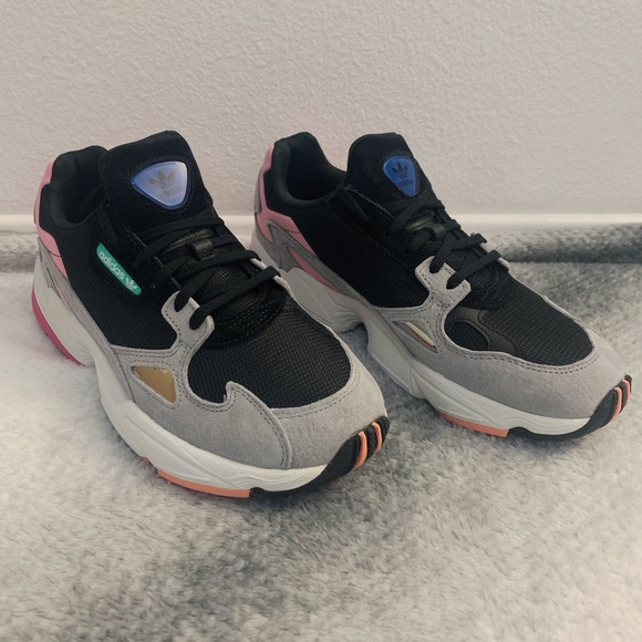 adidas Falcon - Picture 3 of 4